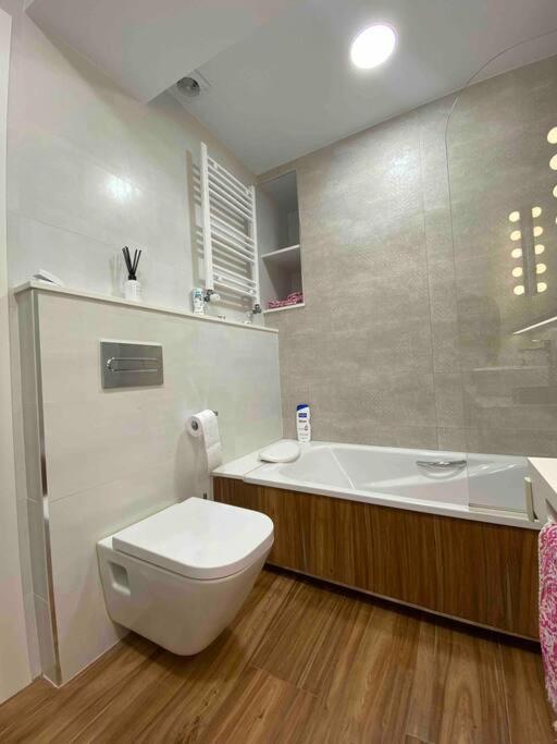Apartamento A 100Metros De La Playa De San Lorenzo Gijón Extérieur photo