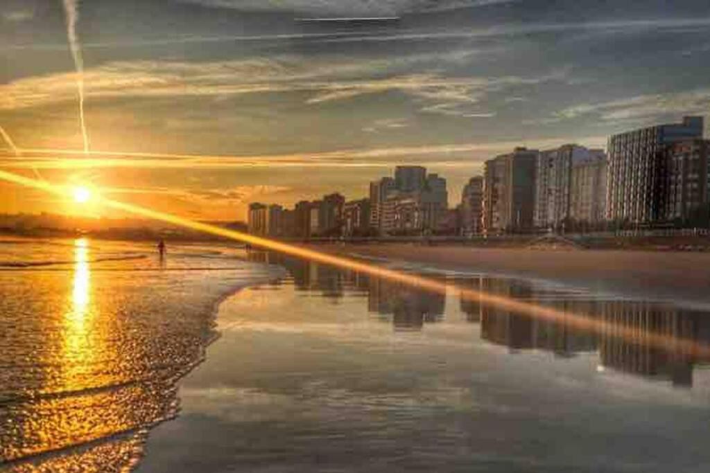 Apartamento A 100Metros De La Playa De San Lorenzo Gijón Extérieur photo